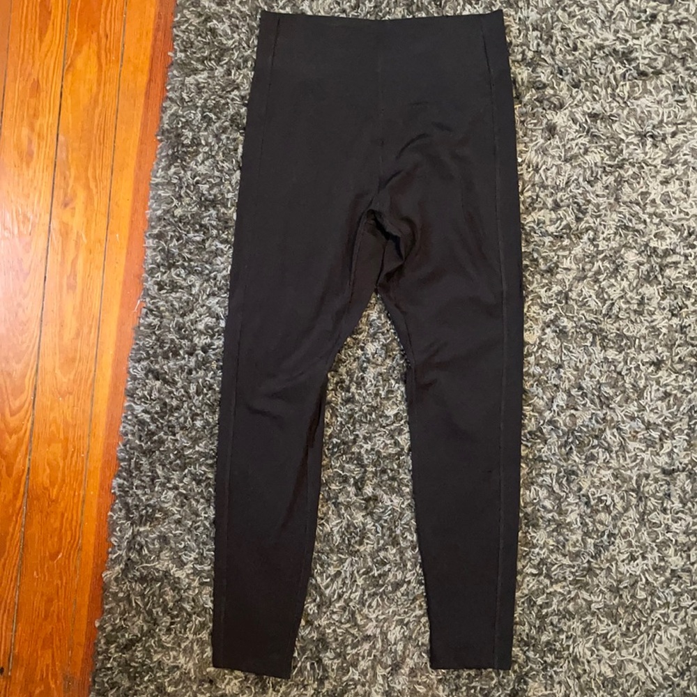 Victoria’s Secret Pink compression leggings